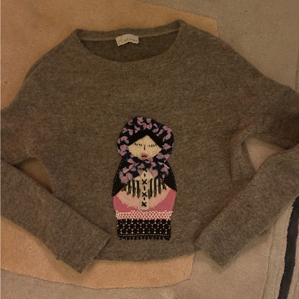 Cozy Gray Sweater with Pink and Black Accents